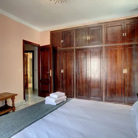 House Abul Beka Ронда